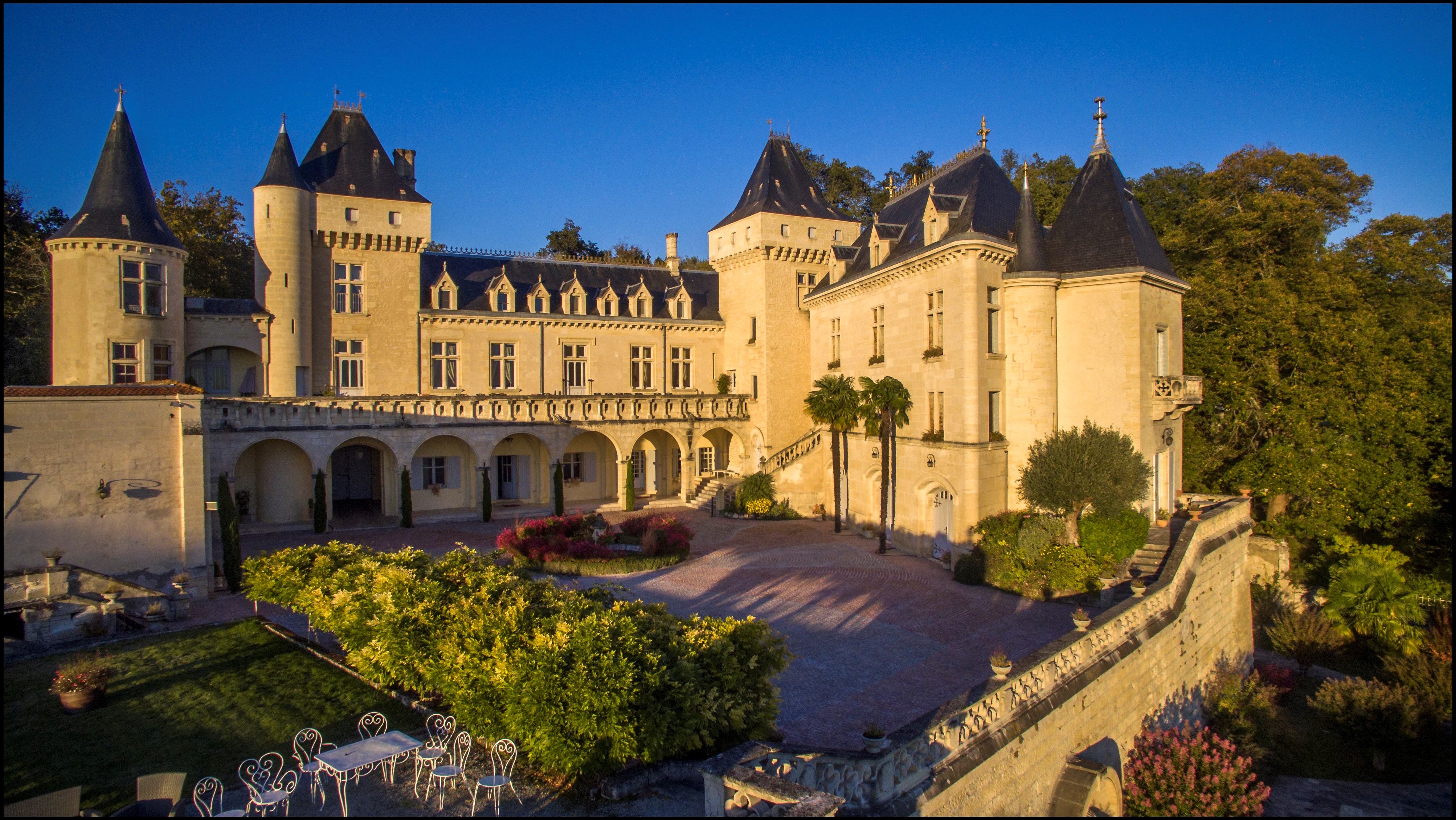 Premium Fronsac & St Emilion wine tour Tuesday Bordeaux Tourism & Conventions