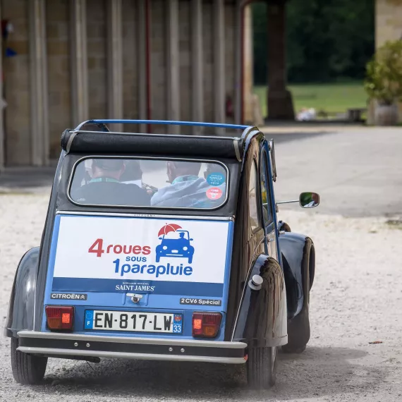 Visite privée du vignoble en 2CV – Médoc