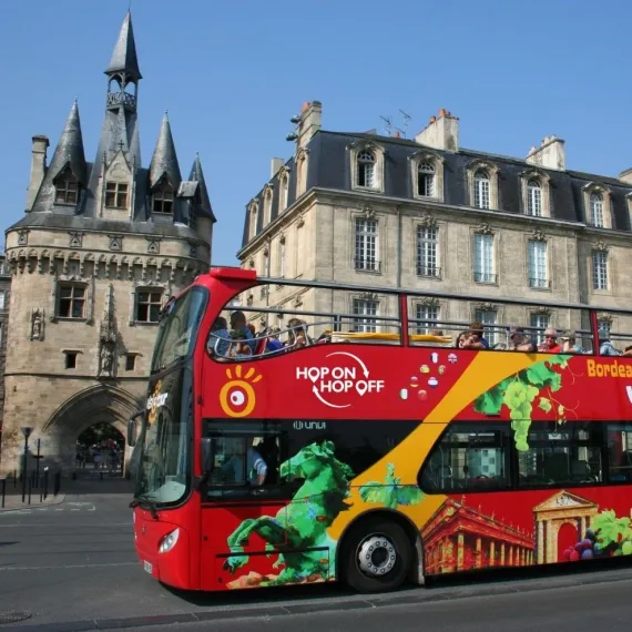 Hop on hop off Bordeaux 01.jpg