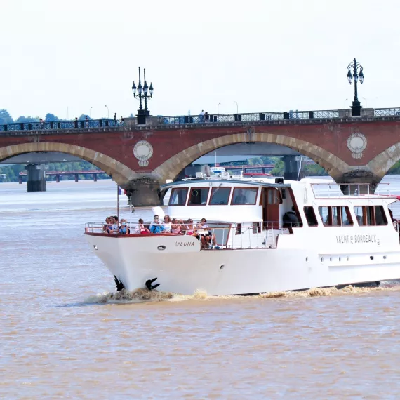 Yacht de Bordeaux Croisière Brunch sur "Le Luna"