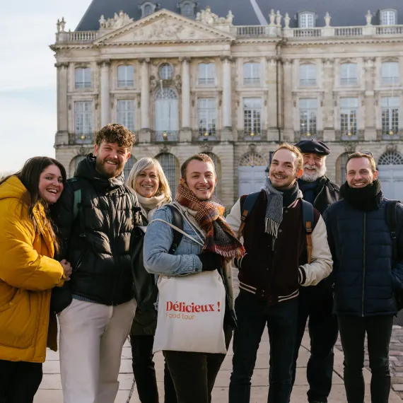 Photo de groupe sur la place de la Bourse