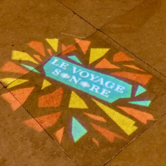Projection Le Voyage Sonore au sol ©Basilica