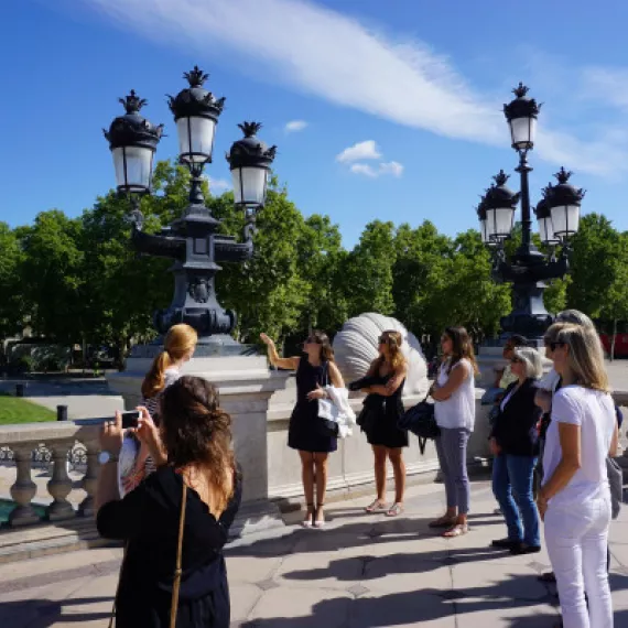 Balade dans Bordeaux avec 4 dégustations de vins