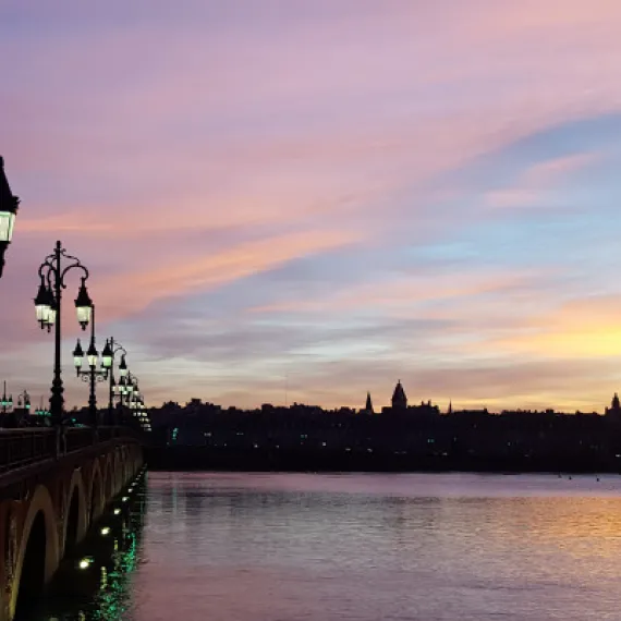 Coucher de soleil sur le fleuve Burdigala