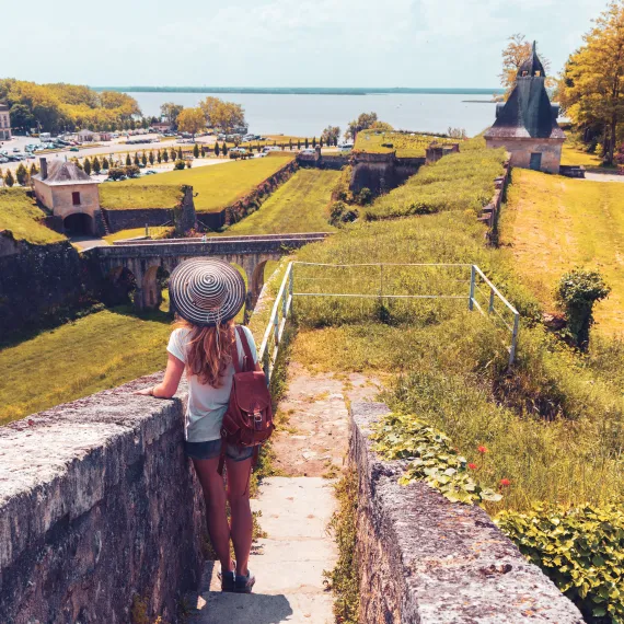 Voyageuse à la Citadelle de Blaye