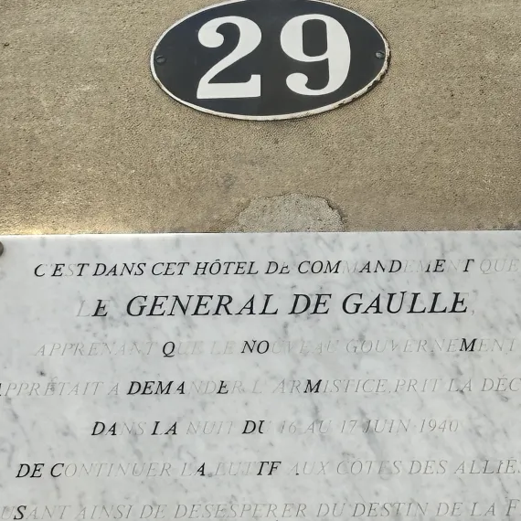 Plaque commémorative Général de Gaulle à Bordeaux
