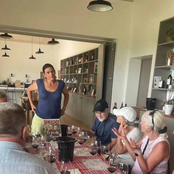 Temps d'échange avec le vigneron excursion Vert Bordeaux