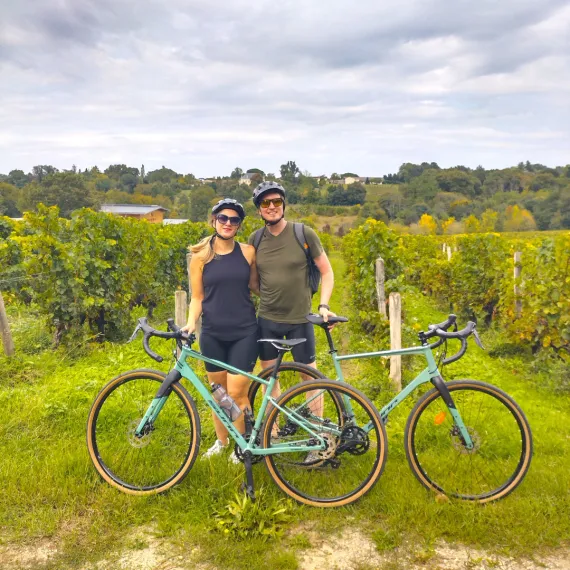 Vélos dans les vignes du Medoc