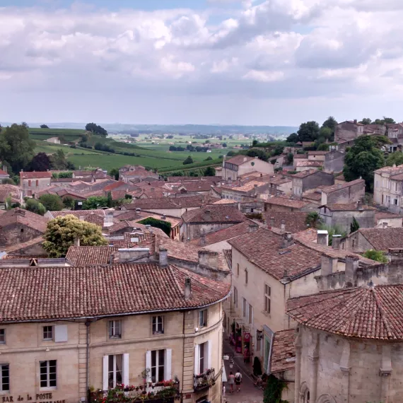 Saint-Emilion : Village, Châteaux and wine tasting - Olala Bordeaux