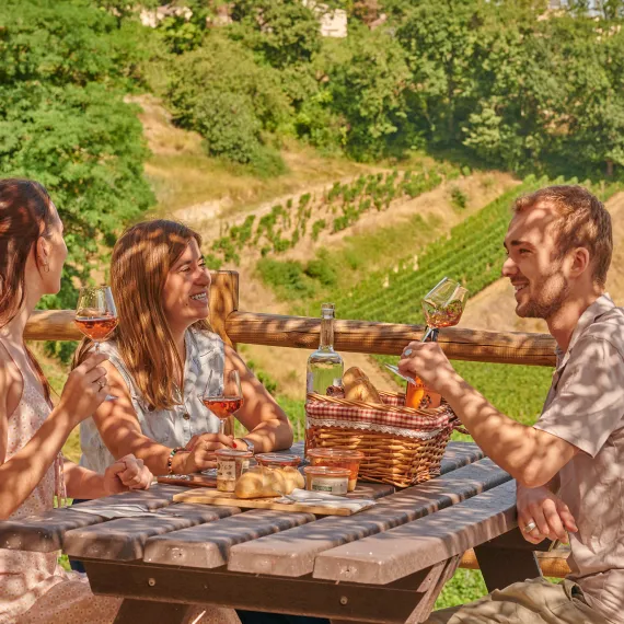 Pique-nique sur la terrasse du Château La Croizille