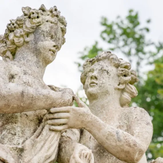 Statues dans le jardin du Château de Malle