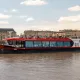 Bateau de croisière Les Bateaux Bordelais, naviguant sur la Garonne devant la Place de la Bourse