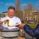 Cuisson des crêpes sur place lors de la croisière Burdigala